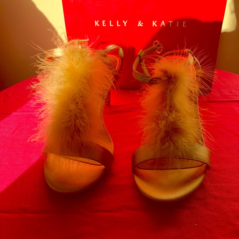 KELLY & KATIE NESSI SANDAL
